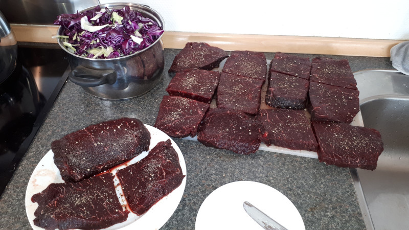 2020-09-22-1728_Hvalboffer-Mad