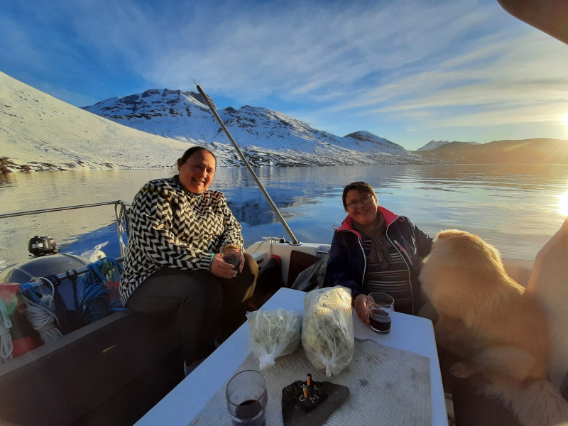 2021-05-28-2143_Anna-Hessler-Labansen-Emily-Maren-Mikkelsen-Lennert